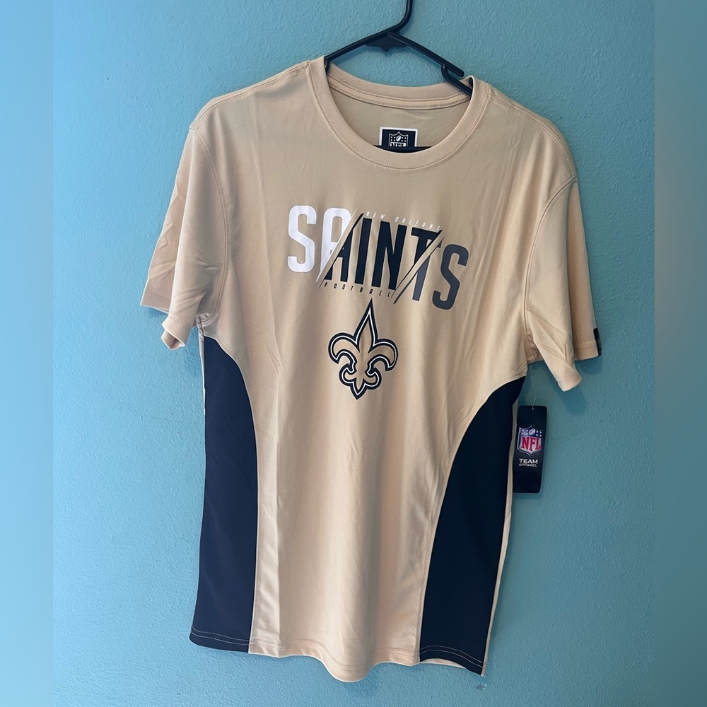 - New Orleans saints jersey for men color gold and black, size M